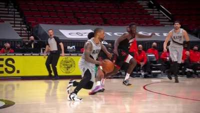 [Highlight] Damian Lillard faces double teams and accidently slips but makes the fadeaway 3pt shot anyway to end the Blazers last possession in the quarter.