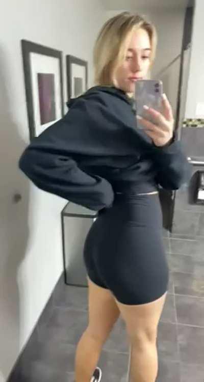 (F) great workout today, now I just wanna be stretched🥺