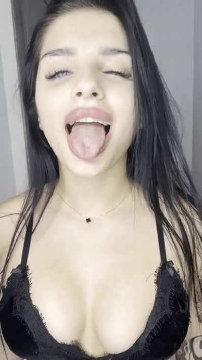 Be honest please. Wanna cum here?