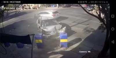 This crash resulted in 2 injuries