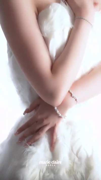 251121 Kim Chaewon - Marie Claire Korea x Swarovski (December 2025 Issue Sketch Film)