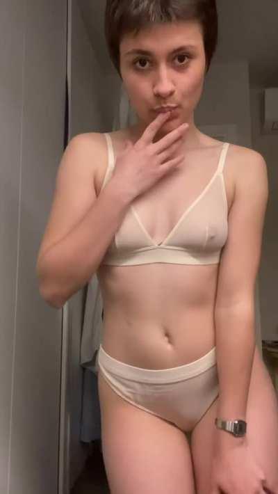 ⭐️Free Trial⭐️Petite girl with small tits. Let’s play together. Video Call / Customs / Sexting / Fetish / And a lot more / link in my profile