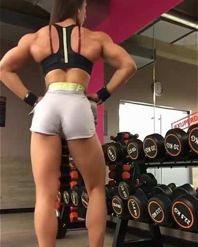 For the people who say I'm photoshop and no legs, photoshop this haters 😘