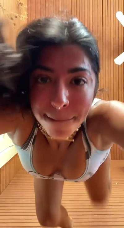 Jasmine (@jasminesherni_)