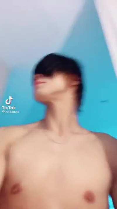 The caption read “well I guess it’s either my soulmate couldn’t save or couldn’t find me” what?😀