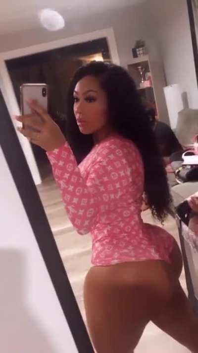 Caribbeancurlss 🍑🤳🏽