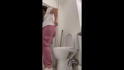 A Pee and Poop Toilet Diaries 