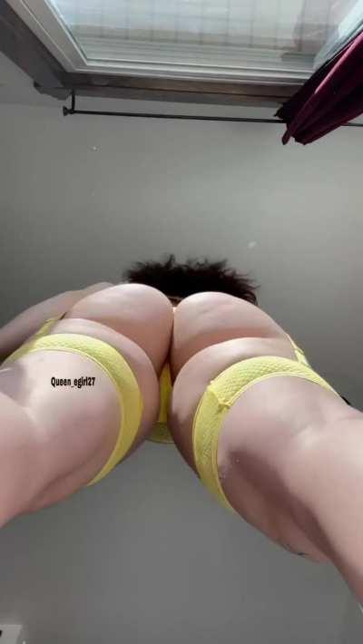 how’re the claps from down there 👀💦