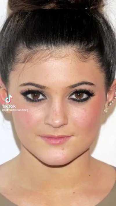 The Kardashian sisters then vs now 👀 (minus Kourtney)