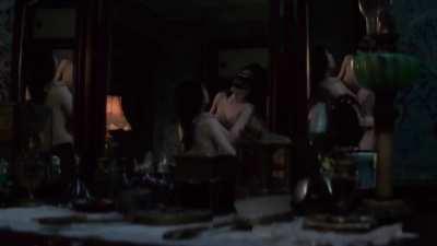 Kim Tae-ri and Kim Min-hee - The Handmaiden (2016)