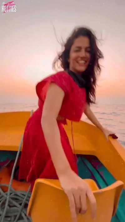 Punjabi Bitch Wamiqa Gabbi craving for L̶i̶m̶e̶l̶i̶g̶h̶t̶ Cum So she goes braless to give us better view of her round tits