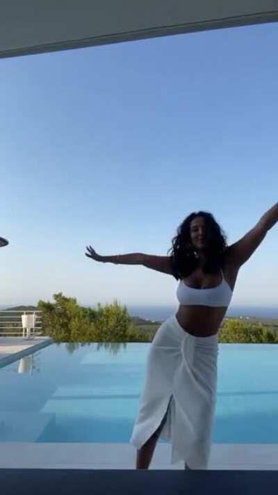 This fucking body...