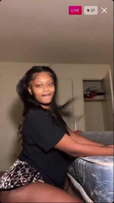 Shonsia live 😍😍😍😍😩😩😩