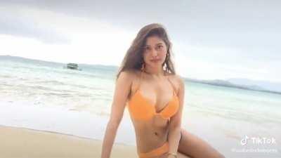 Isabelle De Leon