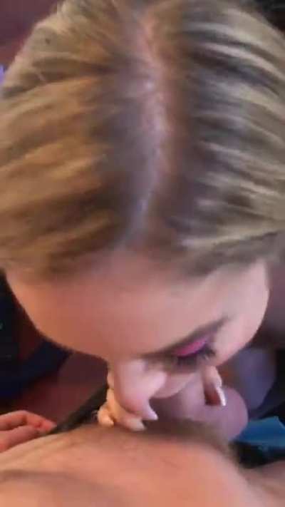 Nympho Slut Deepthroats