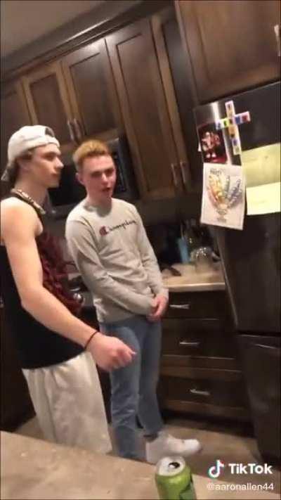 Part 2 to the tiktok that reminds me of Seán because i like them :)