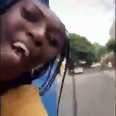 Não ria Mu? Qui? Nha?