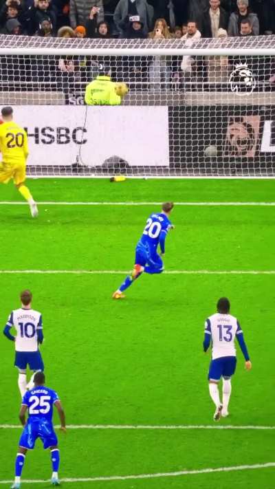 Tem alguém que jogue mais bola na Inglaterra que Cole Palmer atualmente?