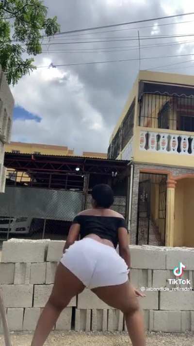 I gotta travel outside the country 🥵🍑