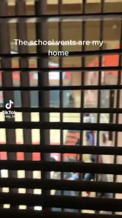 Floor vents are better imo