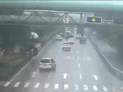 I missed my turn, this looks like a good spot.