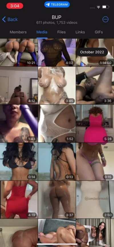 Bad Chicks Only 💫 DMs & Customs Galore. Hit me if you need Vip.