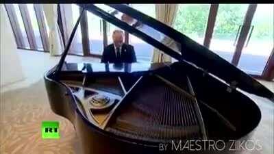 Trump își ia adio de la WAGTHRO. Good bye WAGTROman nambăr uan!😢😢😢