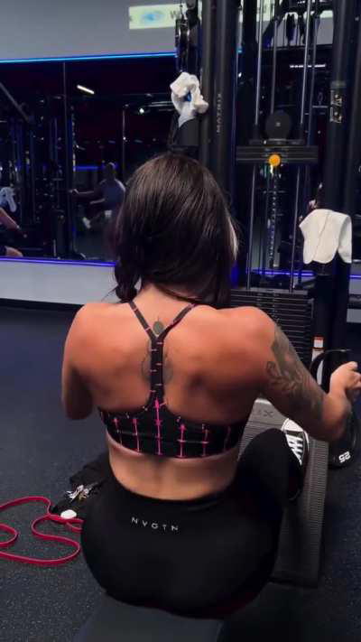 Cora Jade isgetting ready to peg me roughly