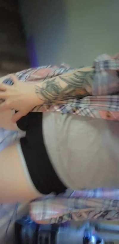 Wanna see my peaches?