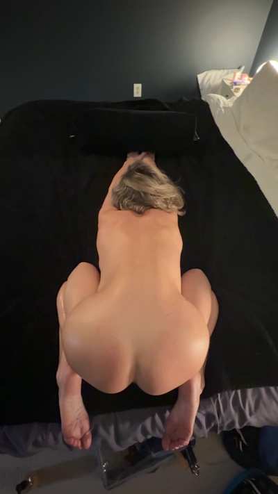 The Mrs thanks the fans of r/whippedwomen and gets rewarded with permission to orgasm