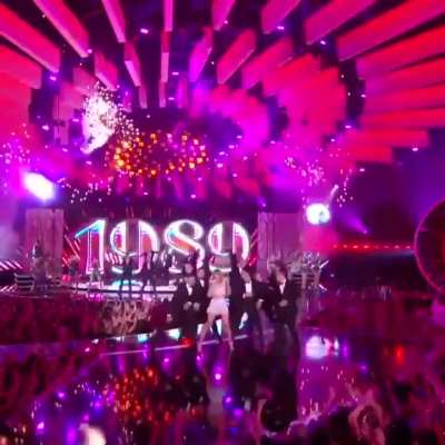 lol she can’t sing