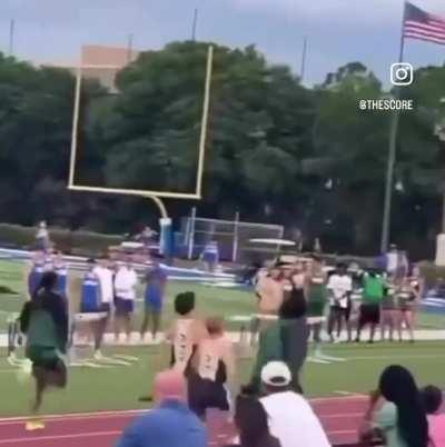 6’3 335lb Offensive Lineman running 