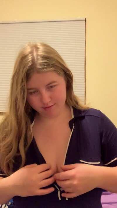 Honestly never loved my breasts as much as I do in this video☺️