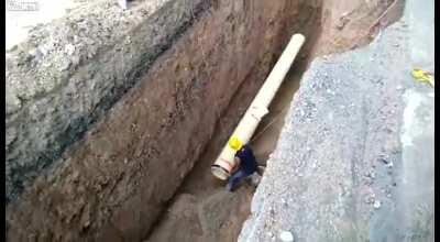Sides collapse during pipe laying, 1 man injured 2020