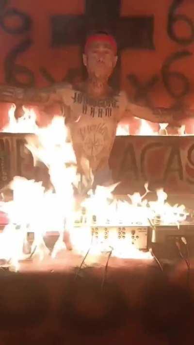 Idiot lights up his equipment (Correct me if i used the wrong flair)