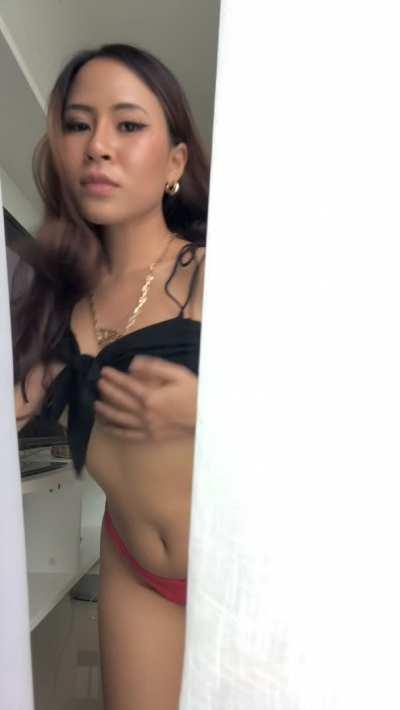 Am I girlfriend material?