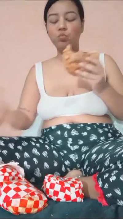 Looking for feeders or someone wants buy my custom content 