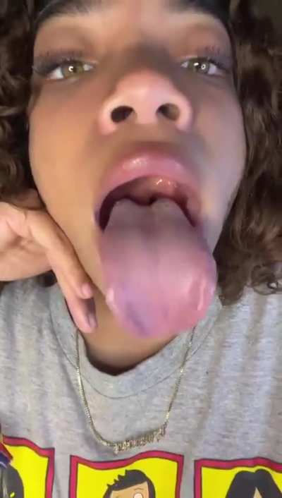 i wonder if anybody has ever died from getting their throat fucked too hard……