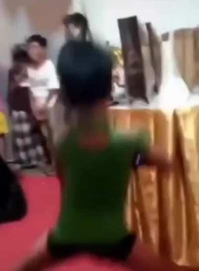 Dancer pesta sunatan ponakan