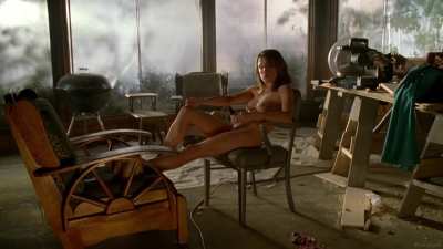 Alanna Ubach - Hung S02E01 (US2010) - First aid kit