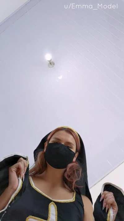 Excuse me, is this seat taken? No? Wonderful!