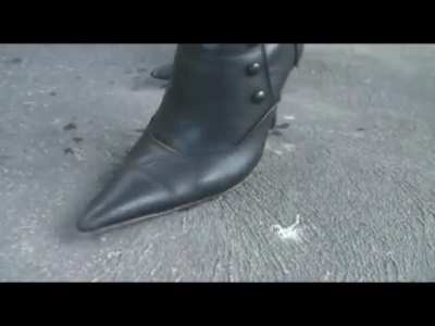 My attempt at a giantess crush.I imagine this is how easy it would be for a giantess to crush a shrunken man.
Can you imagine the pressure