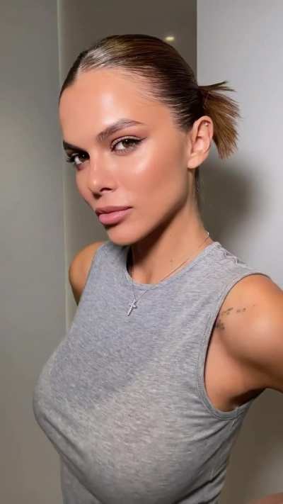 Incredible beauty and gorgeous top 