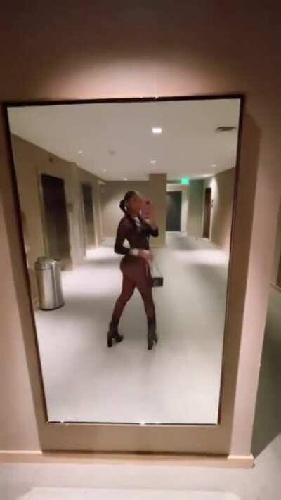 who wanna fuck nene 🙋🏽‍♂️