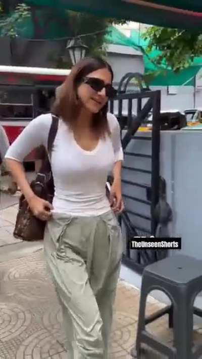 Bouncy vaani 