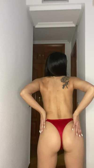 Do men still find older Latina milfs bodies attractive ;)