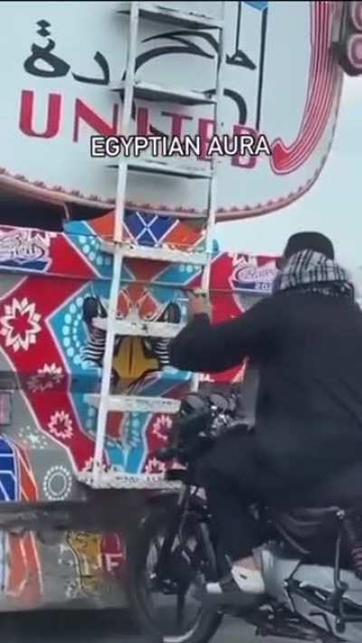 This is peak Calamari 