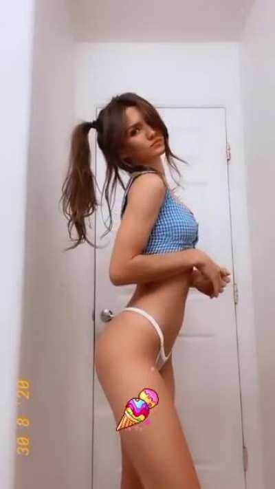 Gamer Girl Nikki Sia