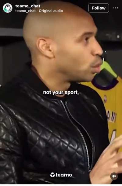 Kobe Bryant and Thierry Henry discussing their similar football idol Marco van Basten back in 2016