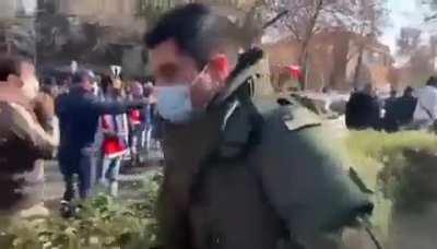 La pelea de la embajada dirigida por Matthew Vaughn